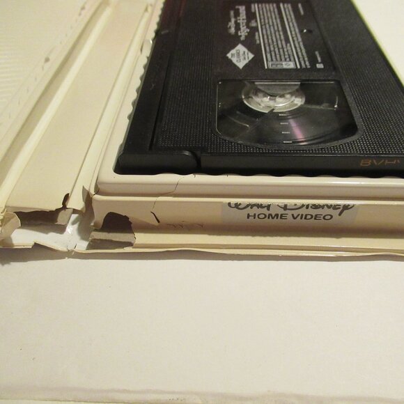 The Fox and the Hound VHS Black Diamond A Walt Disney Classic 2041 - Picture 6 of 7